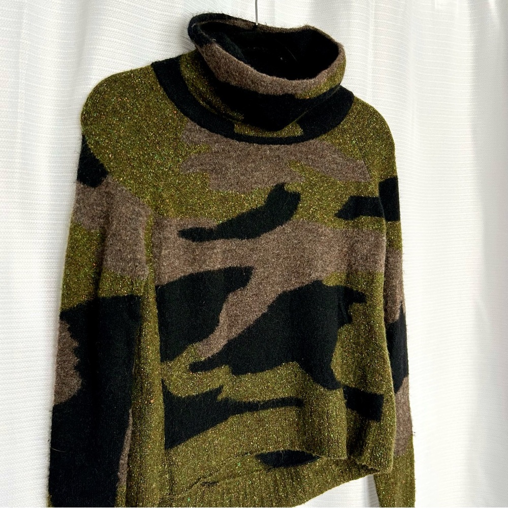 Veronica Beard - Camouflage Women's Sweater